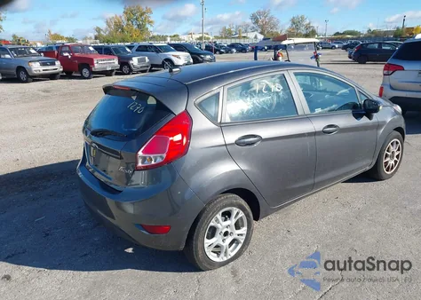 2015 Ford Fiesta Se z USA, uszkodzony, nr VIN 3FADP4EJ9FM120851
